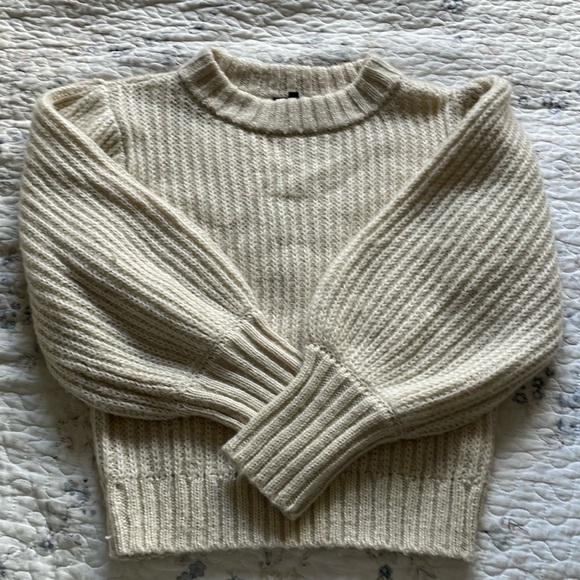 DYNAMITE Cropped Sweater - Picture 1 of 2